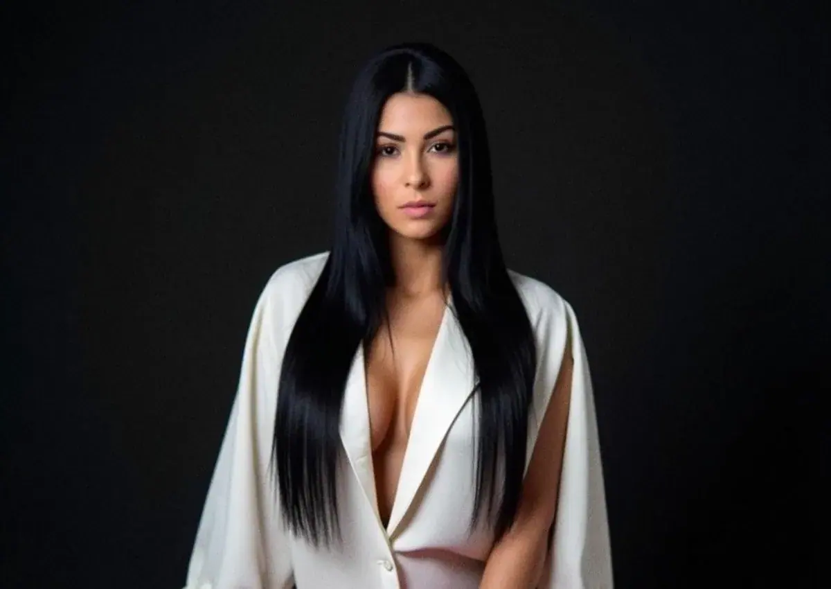 Portrait of an attractive masseuse at Perla Tantric Erotic Massage Lisboa